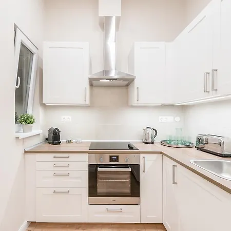 White Trees Apartment *